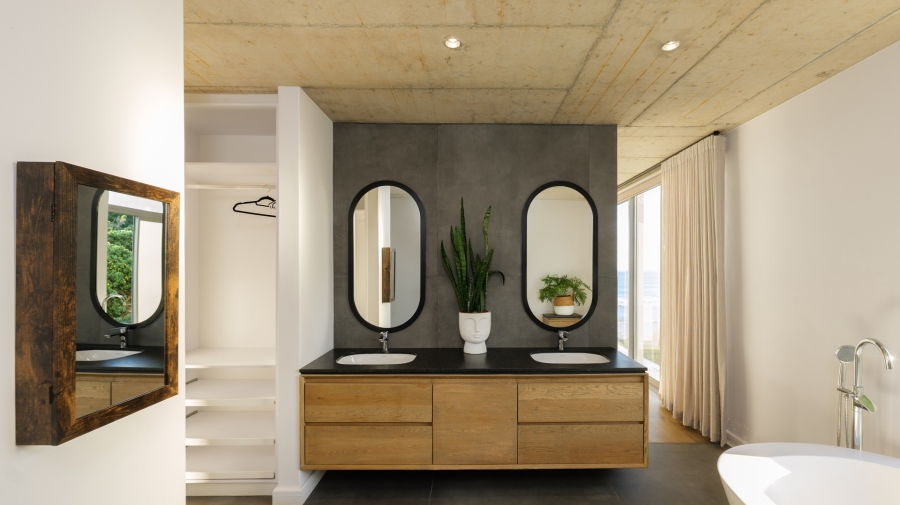 5 Bedroom Property for Sale in Suiderstrand Western Cape